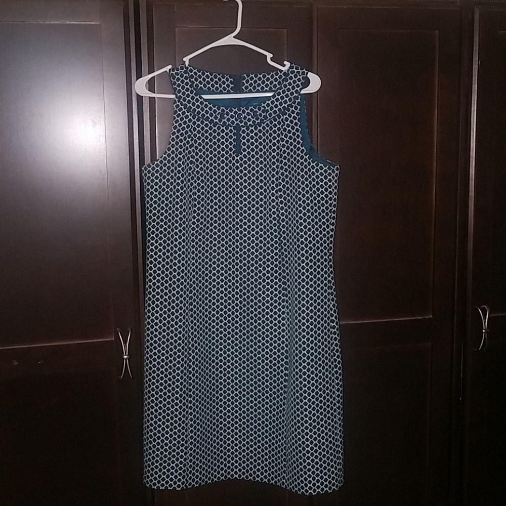 Business causal dress